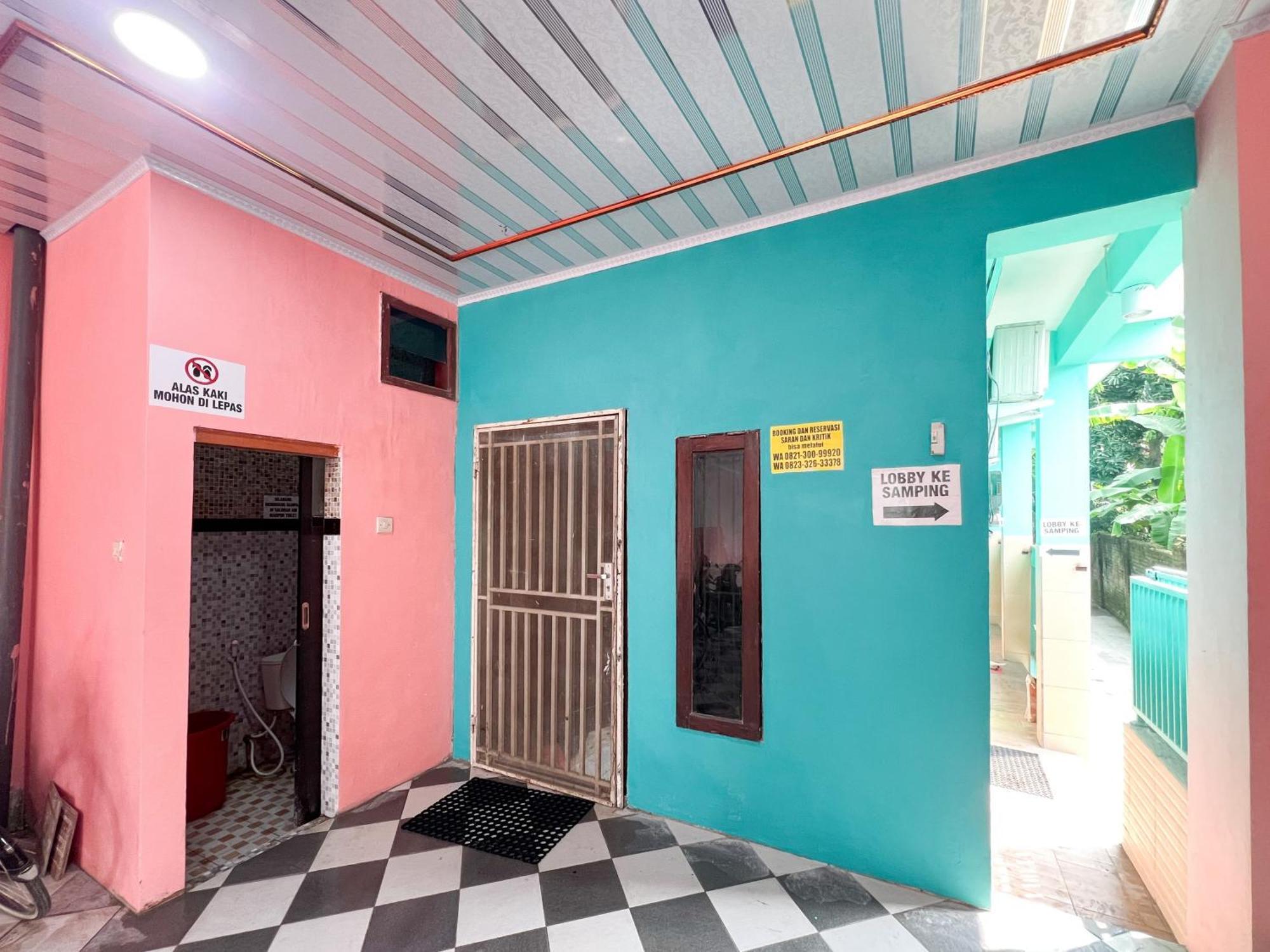 Reddoorz Near Sunrise Mall Mojokerto Exterior foto